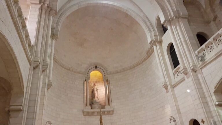 Detalle de la cúpula principal- Virgen Milagrosa